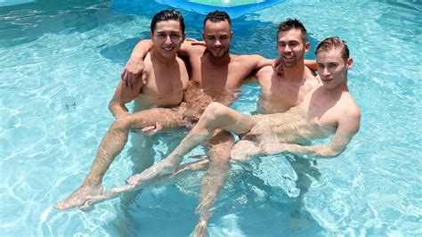 Two Energetic Gay Guys Sneaking To Bedroom XHamster