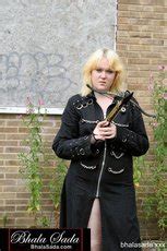 Sexy Blonde Chick Strips And Shows Her Curvy Body Outdoors Photos