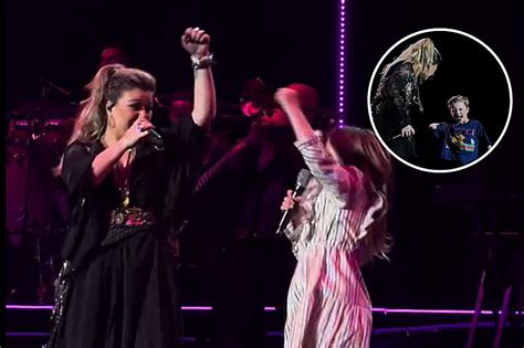 Kelly Clarkson's Adorable Kids Join Her Onstage in Las Vegas