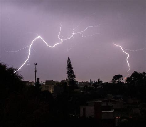 Temporal Com Ventos De Até 120 Kmh Causa Estragos No Rs Spaço Fm 100