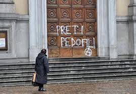 SACERDOTE ACUSADO DE PEDERASTA DA A CONOCER LISTA DE SACERDOTES DEL LOBBY GAY VATICANO