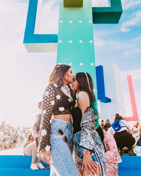 This Picture Does Not Belong To Me Credits To Poche Lesbians Kissing Cute Lesbian Couples
