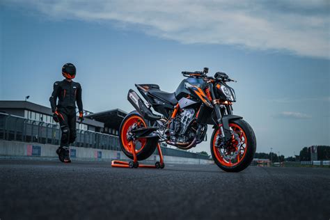 Ktm 890 Duke R 2022 Nya Färger Bike Powered By Motorrad