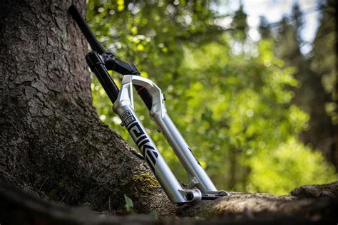 Все вилки RockShox: для трейлрайдинга, эндуро, кросс-кантри. Самый ...