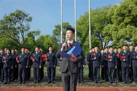 青春万岁强国有我 我校“学习二十大，争做好青年”主题升旗仪式顺利举行