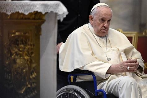 Papa Francesco Non Si Affaccia In San Pietro Per Langelus Ho Un