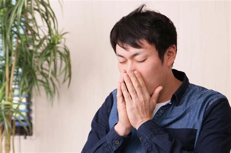 50歲男發燒、咳嗽、胸痛以為是新冠醫檢查竟發現是「肺膿瘍」 信傳媒