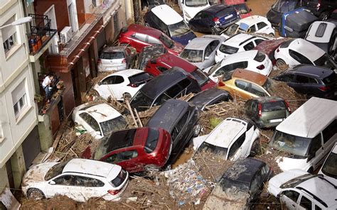 Inundaciones en España van más de 150 muertos por la DANA en Valencia