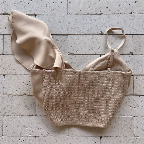 CONJUNTO CROPPED MANGA BABADOS E SHORT SAIA BOTÕES NUDE Dondoca Moda Feminina