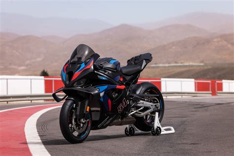 Bmw Goes Wild With Four Refreshed Superbikes And Hyper Naked Motorcycles Autoevolution
