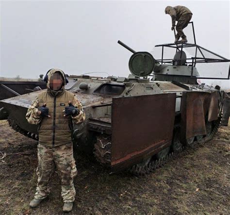Росіяни знову ставлять башти від БМП-1 на МТ-ЛБ, це дуже показова ...