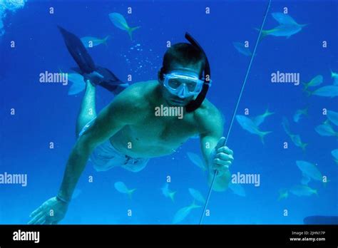 Into the blue paul walker hi-res stock photography and images - Alamy