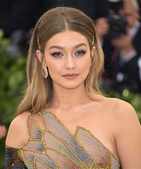 17 Times Gigi Hadids Hair And Makeup Looked Too Good To Be True