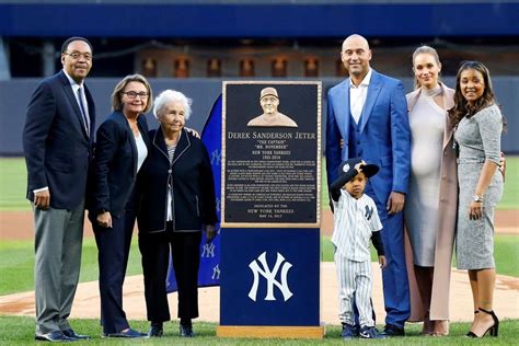 Yankees retire Derek Jeter's No. 2 | Newsday