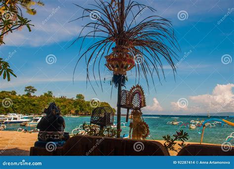 Playa De Padangbai Isla Indonesia De Bali El Puerto Con Los Barcos Y