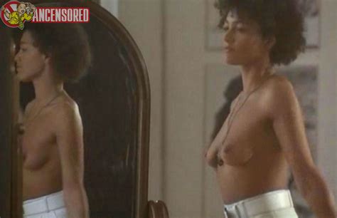 Naked Raffaella Offidani In The Voyeur