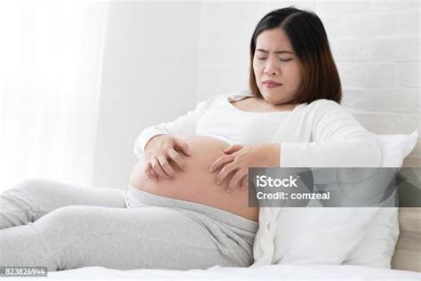 Southeast Asian Pregnant Women Itching Of The Skin Belly Which Causes