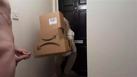 Phim Sex Crazy Jerking Off Guy Meets An Amazon Delivery Girl And She