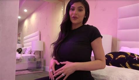 Ap S Anunciar Nascimento Da Filha Kylie Jenner Pode Estar Noiva De