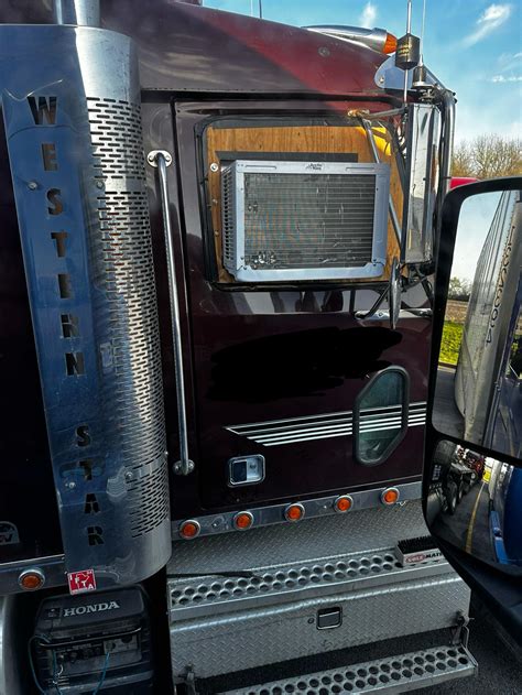 This is probably the craziest thing I’ve ever seen : r/Truckers