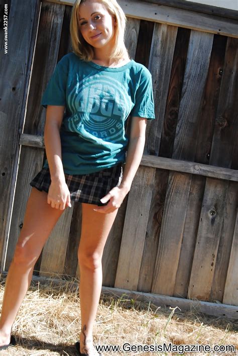 American Big Tit Striptease Playful Babe XXX Dessert Picture 2