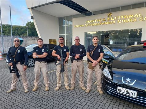 Jfal Pol Cia Judicial Presta Apoio No Transporte Das Urnas