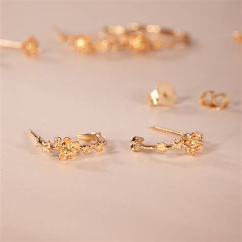 Small Buttercup Hoop (single) | Catbird