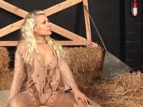 Cindy Crawford Loves Anal Threeways Cherry Boxxx