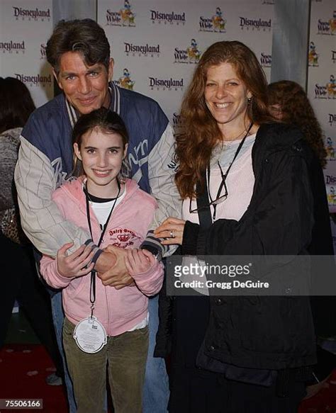 Eric Roberts And Wife Eliza Photos And Premium High Res Pictures