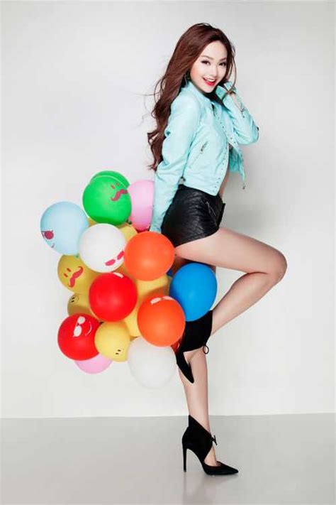 Ng N Ng Ng M Minh H Ng Bikini Ren Xuy N Th U Khoe Eo B Ch N Thon