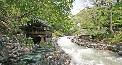 秘湯感ただよう温泉地 Ana