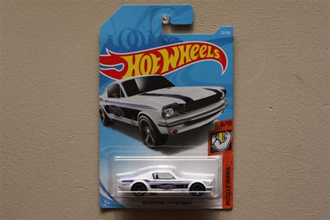 Hot Wheels Muscle Mania Mustang Fastback White