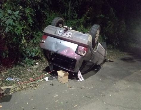 Carro Capota Na BR 381 Em Ipatinga