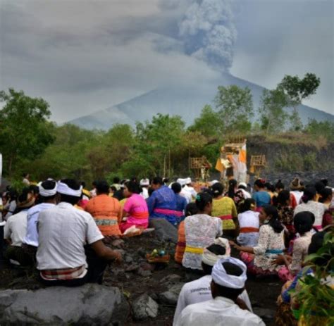 Tourismus Baldiger Ausbruch Des Vulkans Agung Auf Bali Bef Rchtet Welt