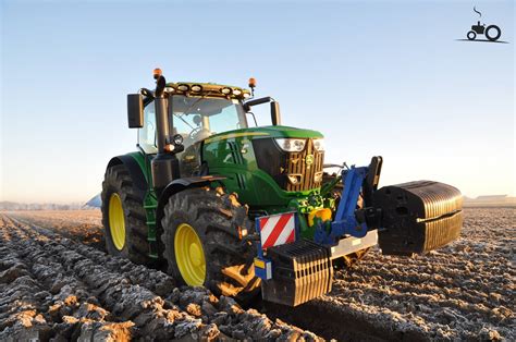 Foto John Deere 6215R Van Van Vugt