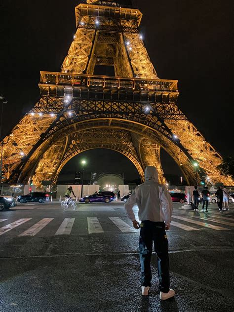 Tour Eiffel La Nuit Paris Photos Paris Picture Ideas Paris Aesthetic