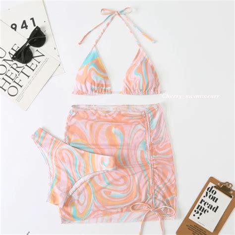 Bikini Set 3 ชิ้นพร้อมกระโปรง ผ้าว่ายน้ำอย่างดี มีฟองน้ำพร้อมส่ง