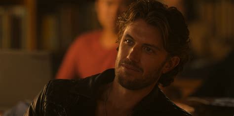 Mike Vogel Adam Demos On Sex Life DC S Men Of The Moment