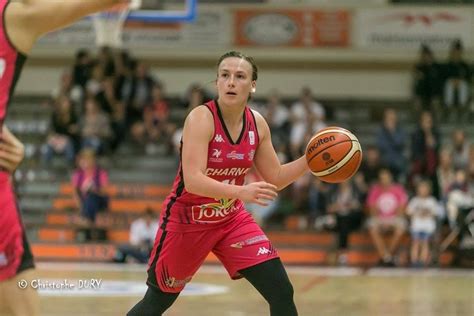 Basket Ball Ligue F Minine Charnay Se Relance Saint Amand Le