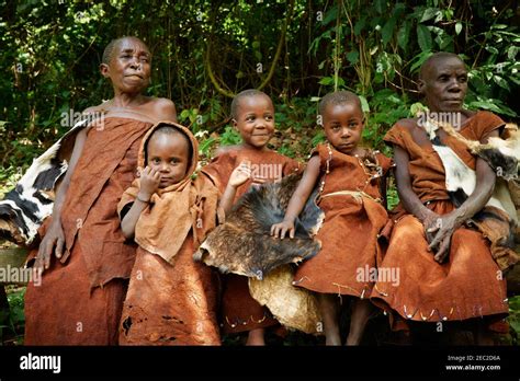 Batwa Pygmies Bwindi Impenetrable National Park Uganda Africa Stock