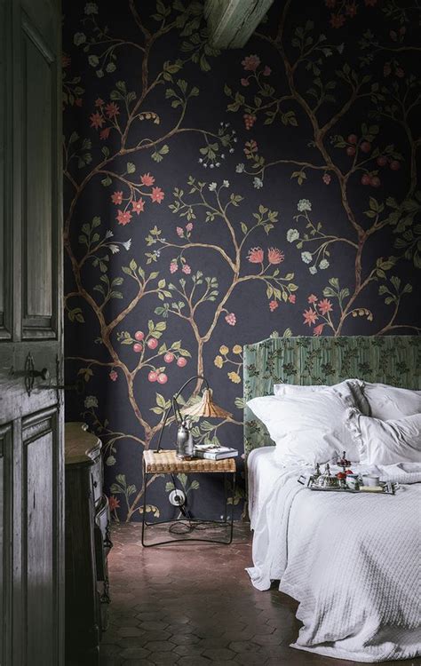 54 Lovely Floral Wallpaper Ideas For Bedrooms - DigsDigs