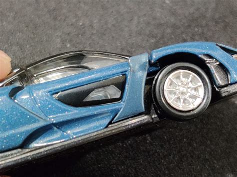 開箱 兩台玩具小車車 TOMICA Premium McLaren Senna hot wheels bone shaker 50th Anniversary