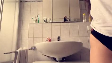 Jaehrige Tuerkin Zieht Sich Aus Free Porn D XHamster