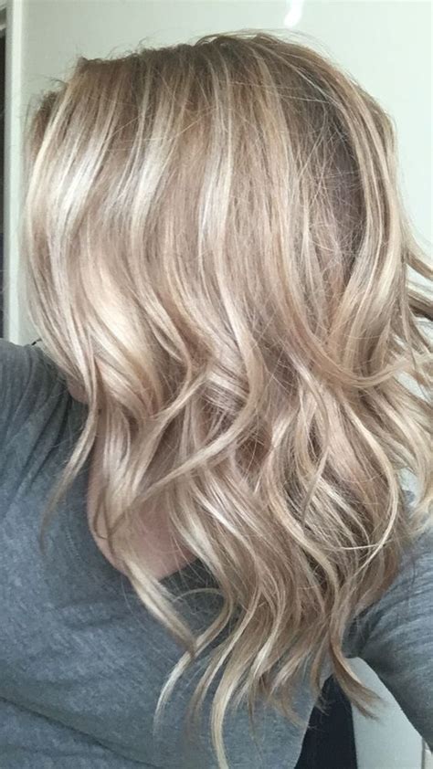 35 Sophisticated And Summery Sandy Blonde Hair Looks Balayage Frisur