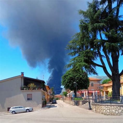 San Vincenzo Valle Roveto A Fuoco Un Impianto Di Smaltimento Rifiuti