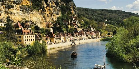 Tourist Map of the Dordogne Valley: Must-See Attractions