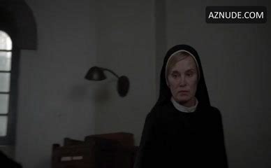 Shauna Rappold Angela Sarafyan Lesbian Scene In American Horror Story Aznude