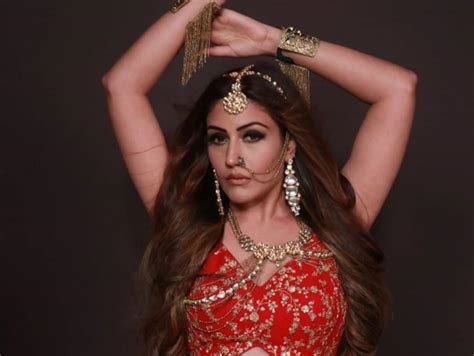 Red Hot Surbhi Chandna Slithers Into Hina Khan S Role Of Shape Shifting Serpent In Ekta Kapoor S