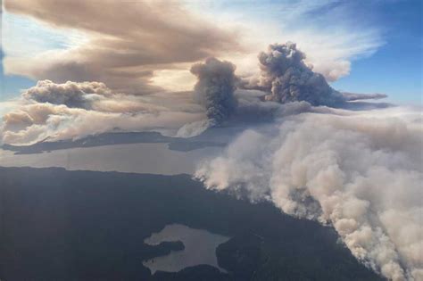 Cedar Creek Fire In Oregon Forces Evacuation Of More Than 2 000 Homes NPR