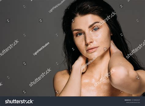 Attractive Naked Woman Freckles On Face Foto Stock 1319002637 Shutterstock